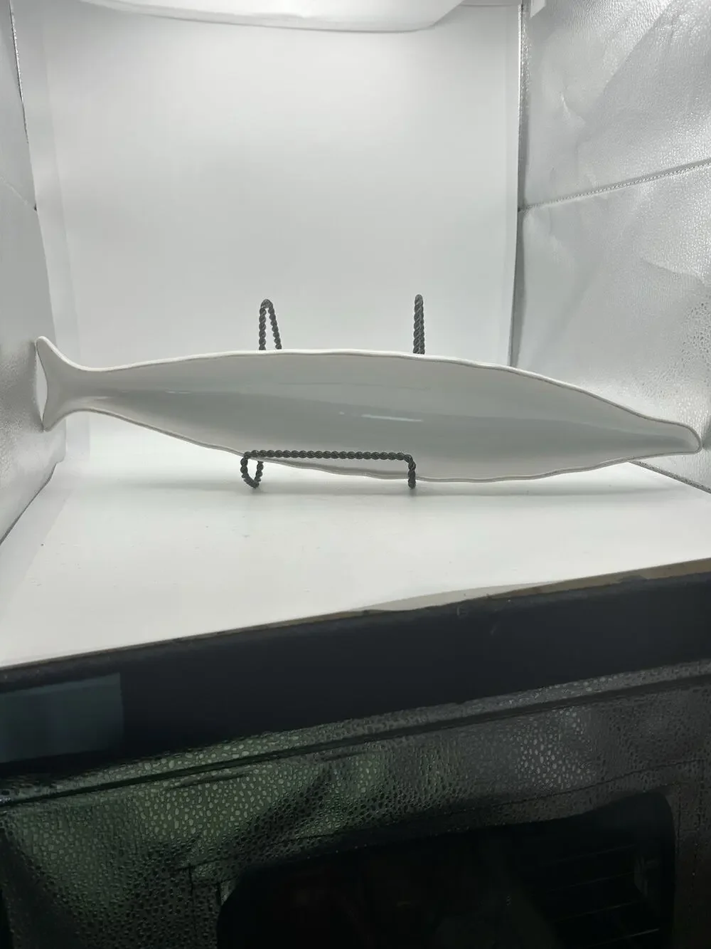 TagFish Shaped Plate/Vessel White Ceramic Minimalism Scandinavian? VTG ￼